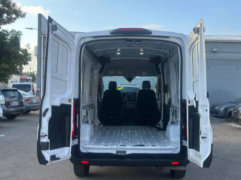2024 Ford Transit 250
