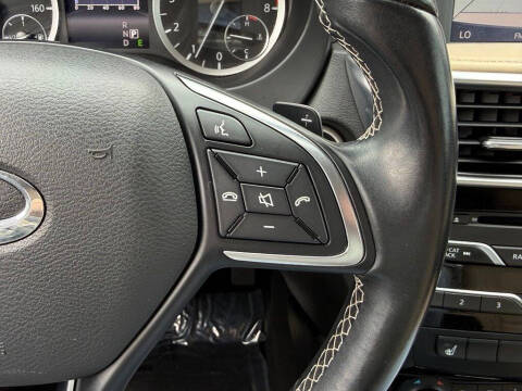2017 Infiniti QX30 Premium