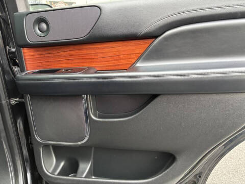 2018 Lincoln Navigator Select