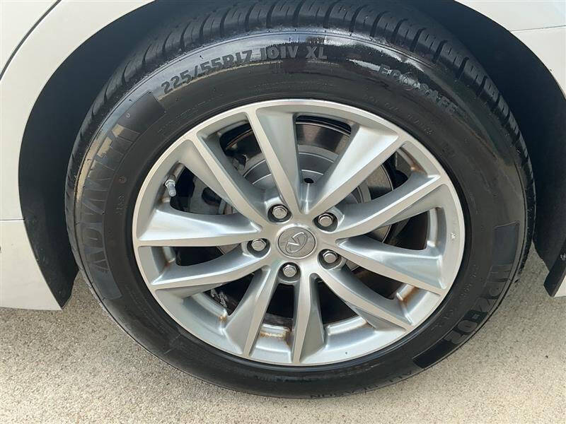 2015 Infiniti Q50