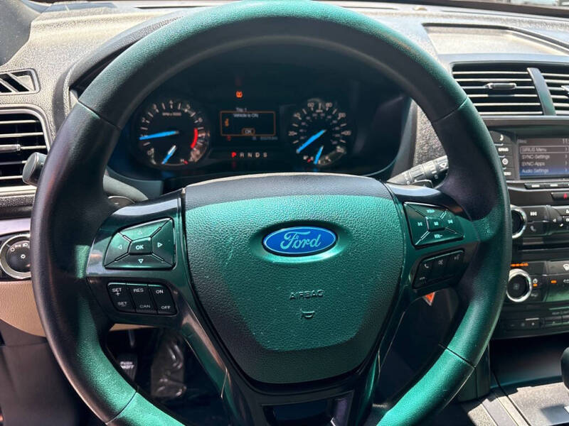 2017 Ford Explorer