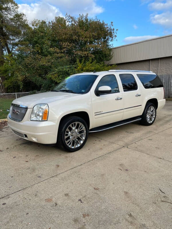 2013 GMC Yukon XL for sale at Executive Motors in Hopewell VA