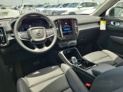 2026 Volvo XC40 B5 Plus