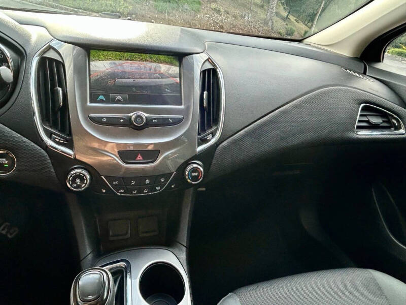 2017 Chevrolet Cruze LT Auto