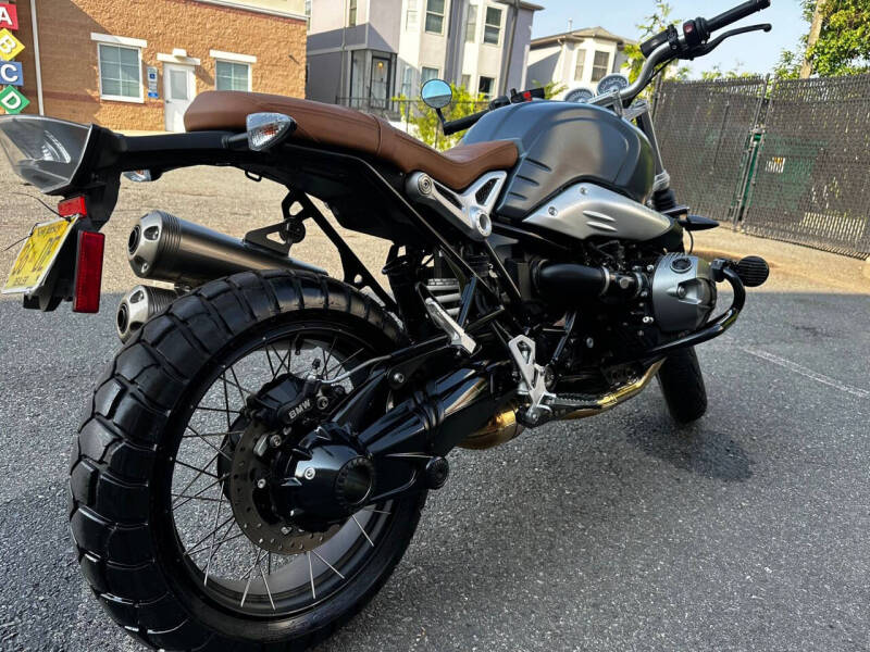 2019 BMW RNINE-T