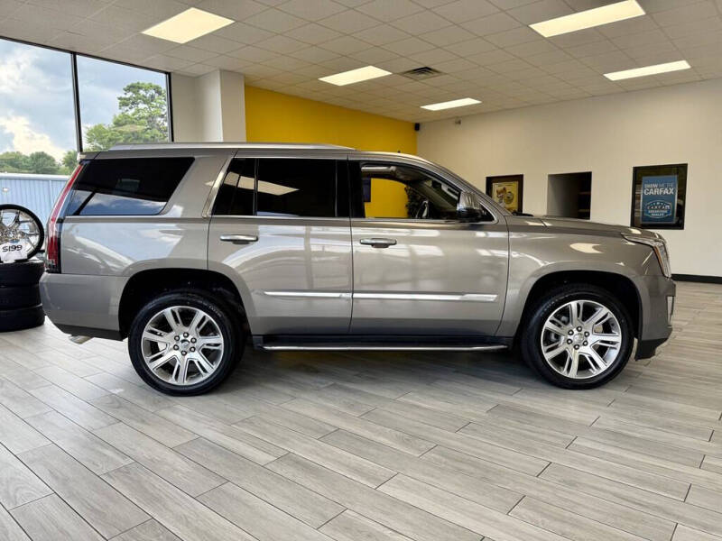 2017 Cadillac Escalade Luxury