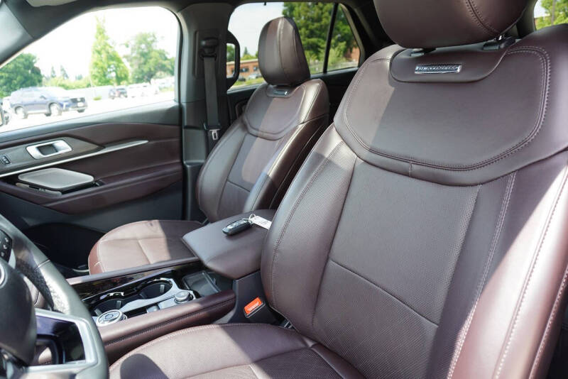 2025 Ford Explorer Platinum