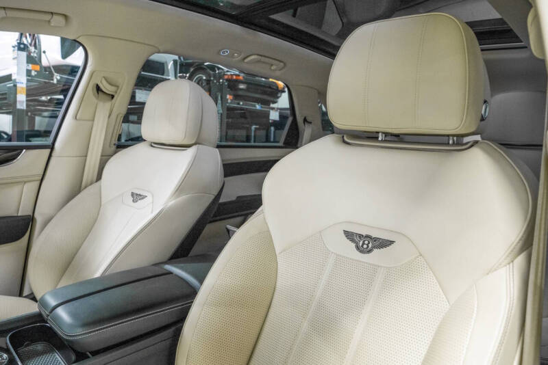 2024 Bentley Bentayga EWB
