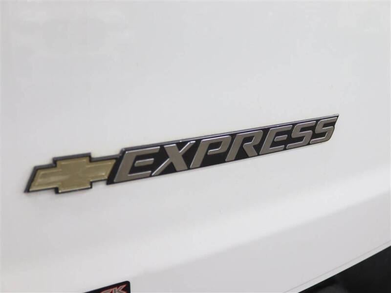 2022 Chevrolet Express 2500