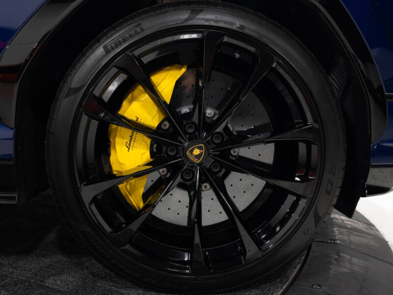 2023 Lamborghini Urus S