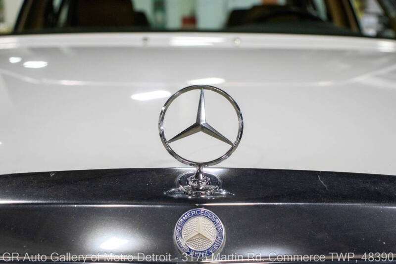 1991 Mercedes-Benz 560-Class 560 SEL