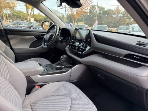 2021 Toyota Highlander Hybrid LE