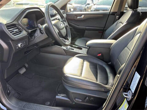 2020 Ford Escape Hybrid Titanium