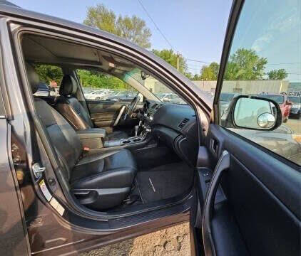 2011 Toyota Highlander SE