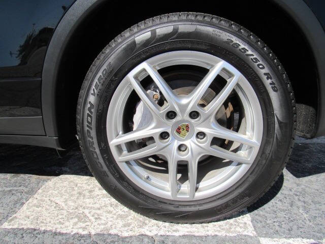 2014 Porsche Cayenne Platinum