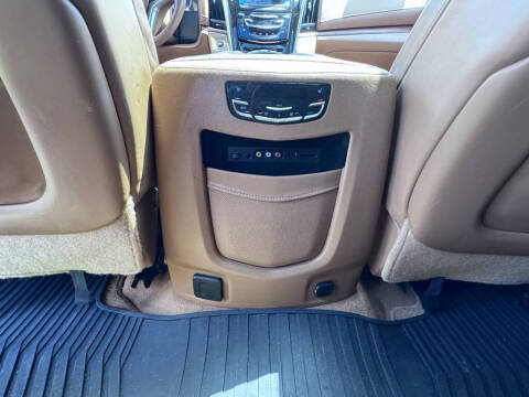 2016 Cadillac Escalade Platinum