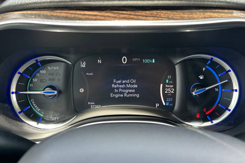 2023 Chrysler Pacifica Plug-In Hybrid Limited