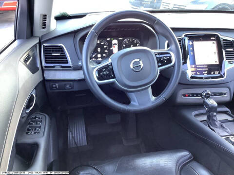 2022 Volvo XC90 T6 Inscription 6-Passenger