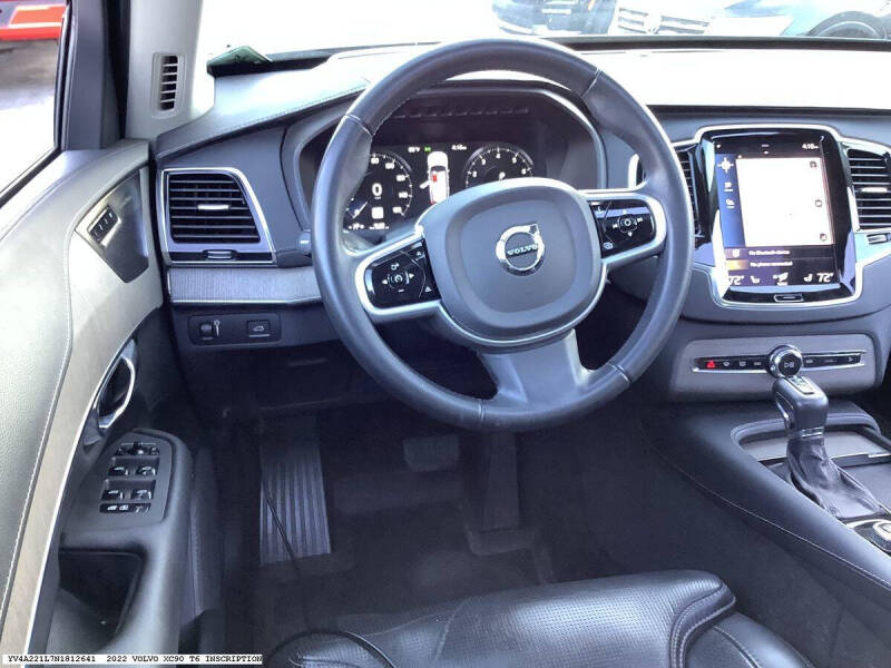 2022 Volvo XC90 T6 Inscription 6-Passenger
