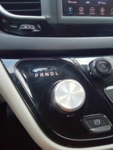 2020 Chrysler Voyager LX