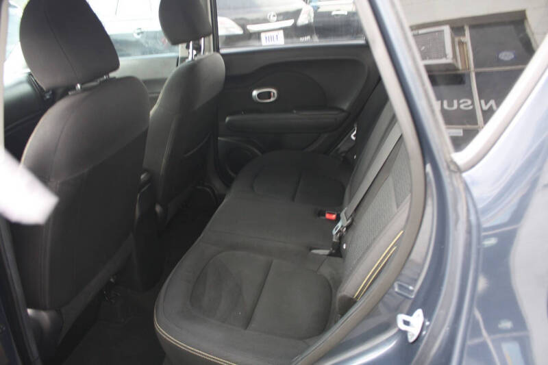 2016 Kia Soul +