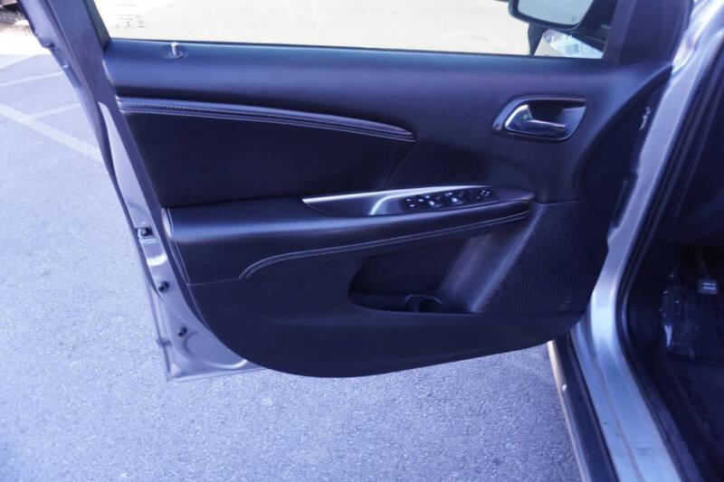 2020 Dodge Journey Crossroad