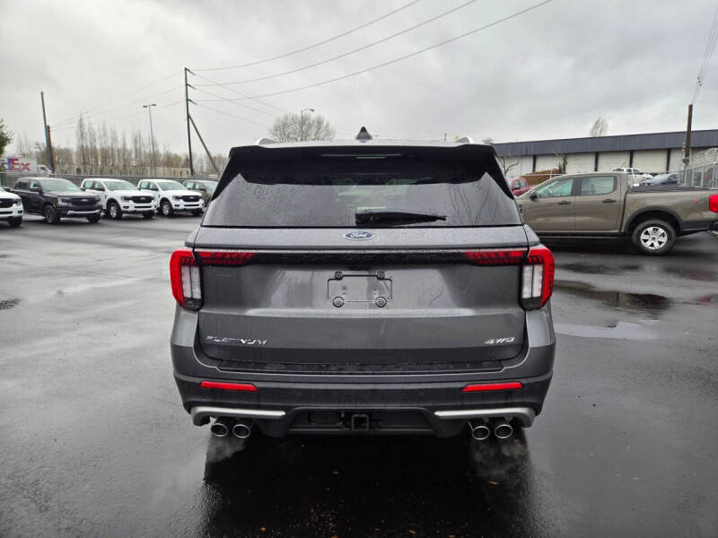 2025 Ford Explorer Platinum