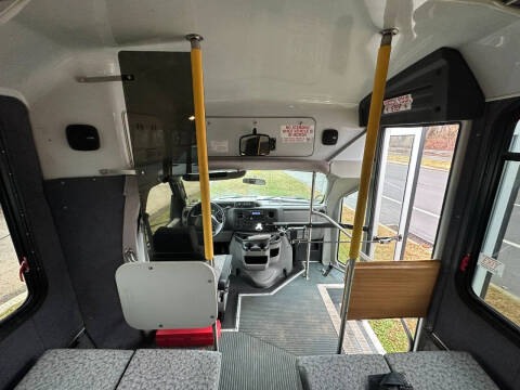 2010 Ford E-Series E-450 SD