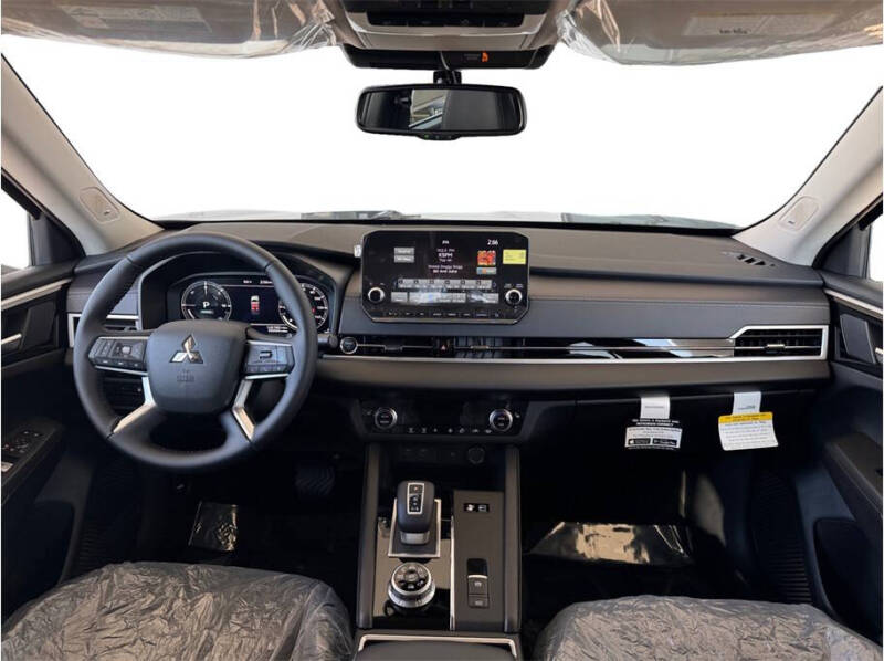2025 Mitsubishi Outlander PHEV SE