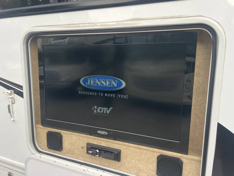 2013 Forest River SUNSEEKER 3050S