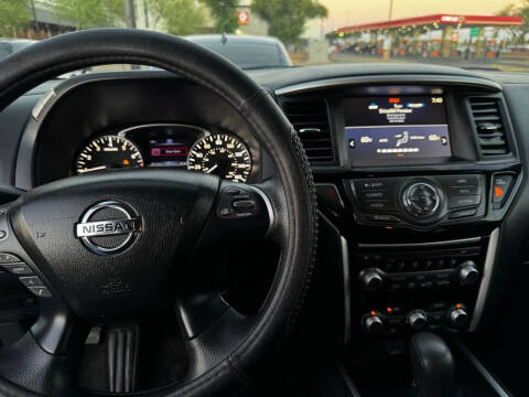 2020 Nissan Pathfinder S