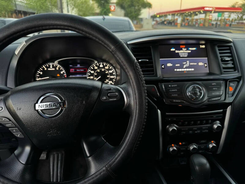 2020 Nissan Pathfinder S