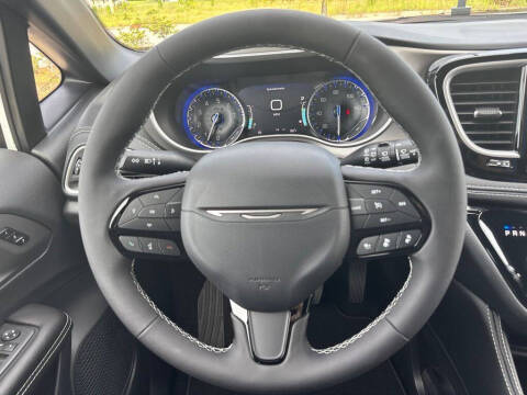 2027 Chrysler Pacifica Limited