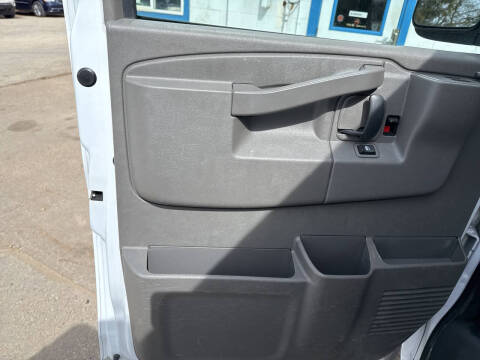 2022 Chevrolet Express 2500