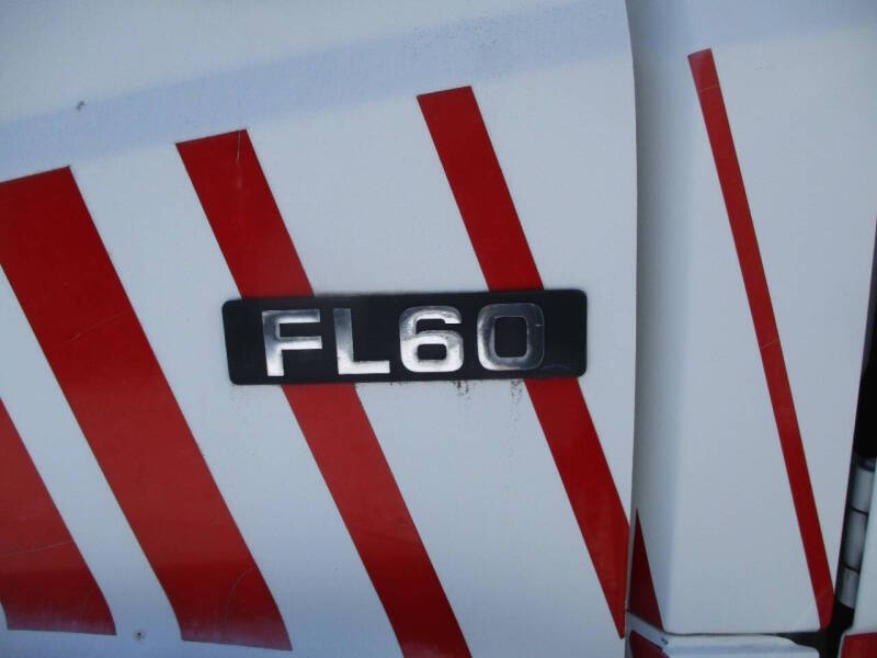 2000 Freightliner FL60