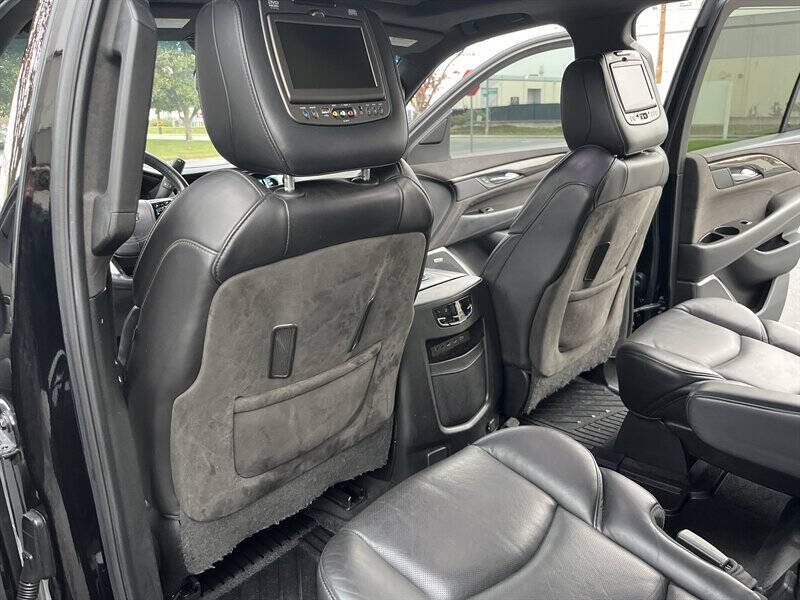 2017 Cadillac Escalade Platinum