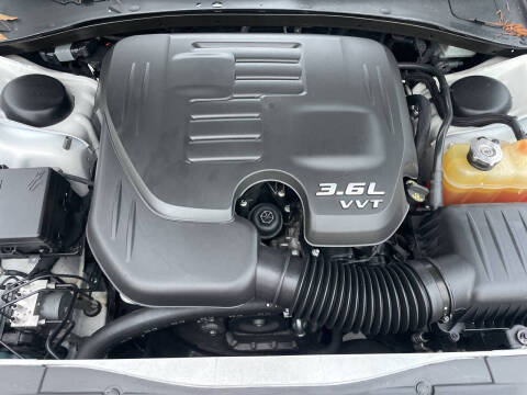 2017 Chrysler 300 Limited