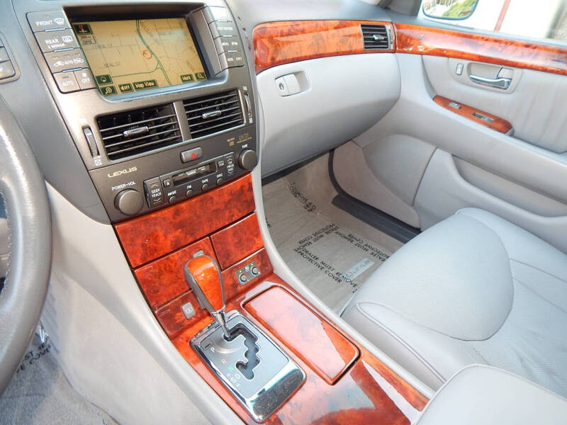 2005 Lexus LS 430