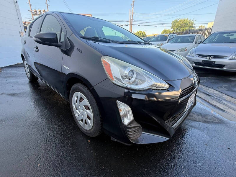 2016 Toyota Prius c Two
