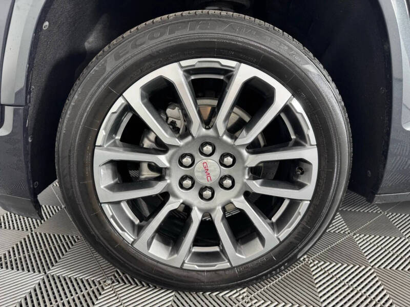 2022 GMC Acadia Denali