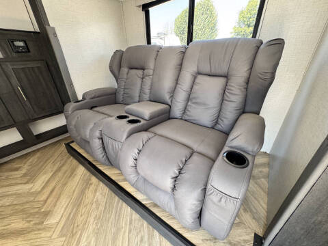 2022 Forest River Ozark 2700TH