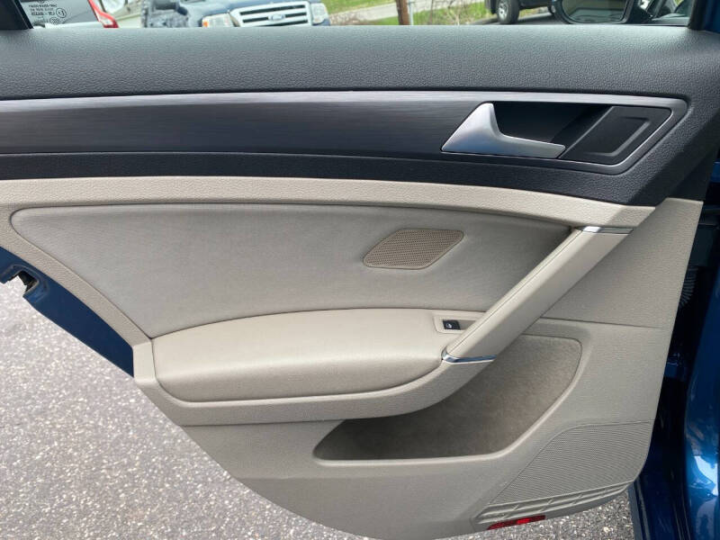 2018 Volkswagen Golf TSI S