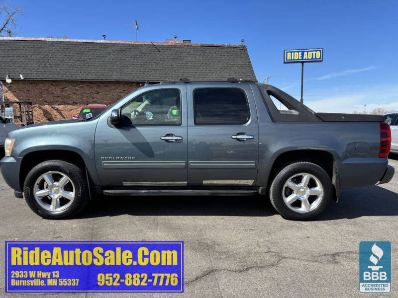 2011 Chevrolet Avalanche LS