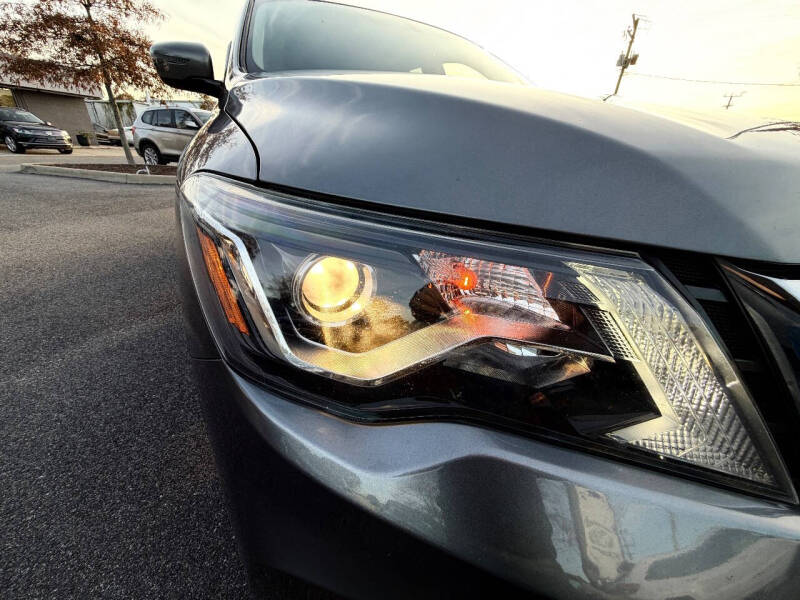 2020 Nissan Pathfinder SV