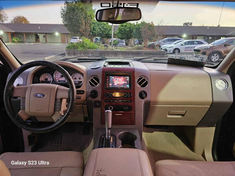 2005 Ford F-150 Lariat