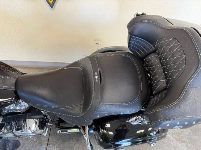 2018 Indian Roadmaster Thunder Black