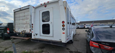 2017 Ford E-Series E-450 SD