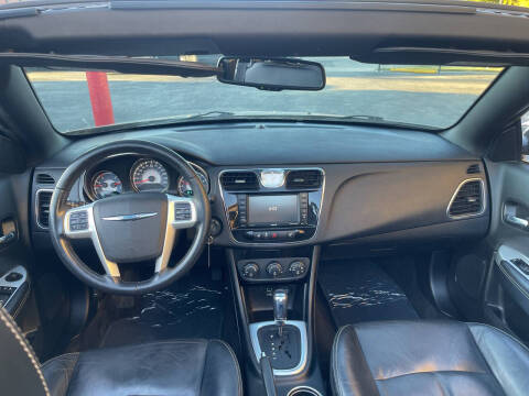 2013 Chrysler 200 Limited