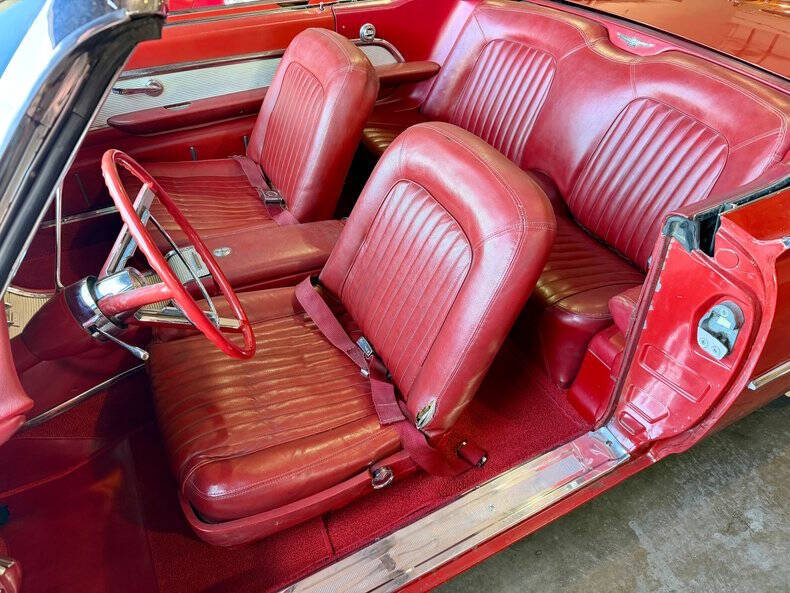 1962 Ford Thunderbird