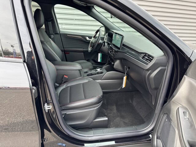 2025 Ford Escape Hybrid ST-Line